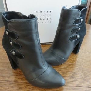 WHITE HOUSE BLACK MARKET BLACK ANKLE BOOTIE EUC 7